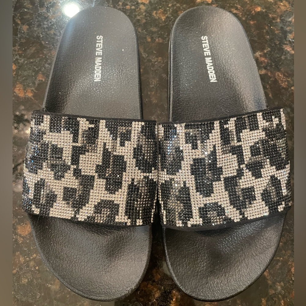 Steve Madden Black and Silver Patterned Slide Sandals